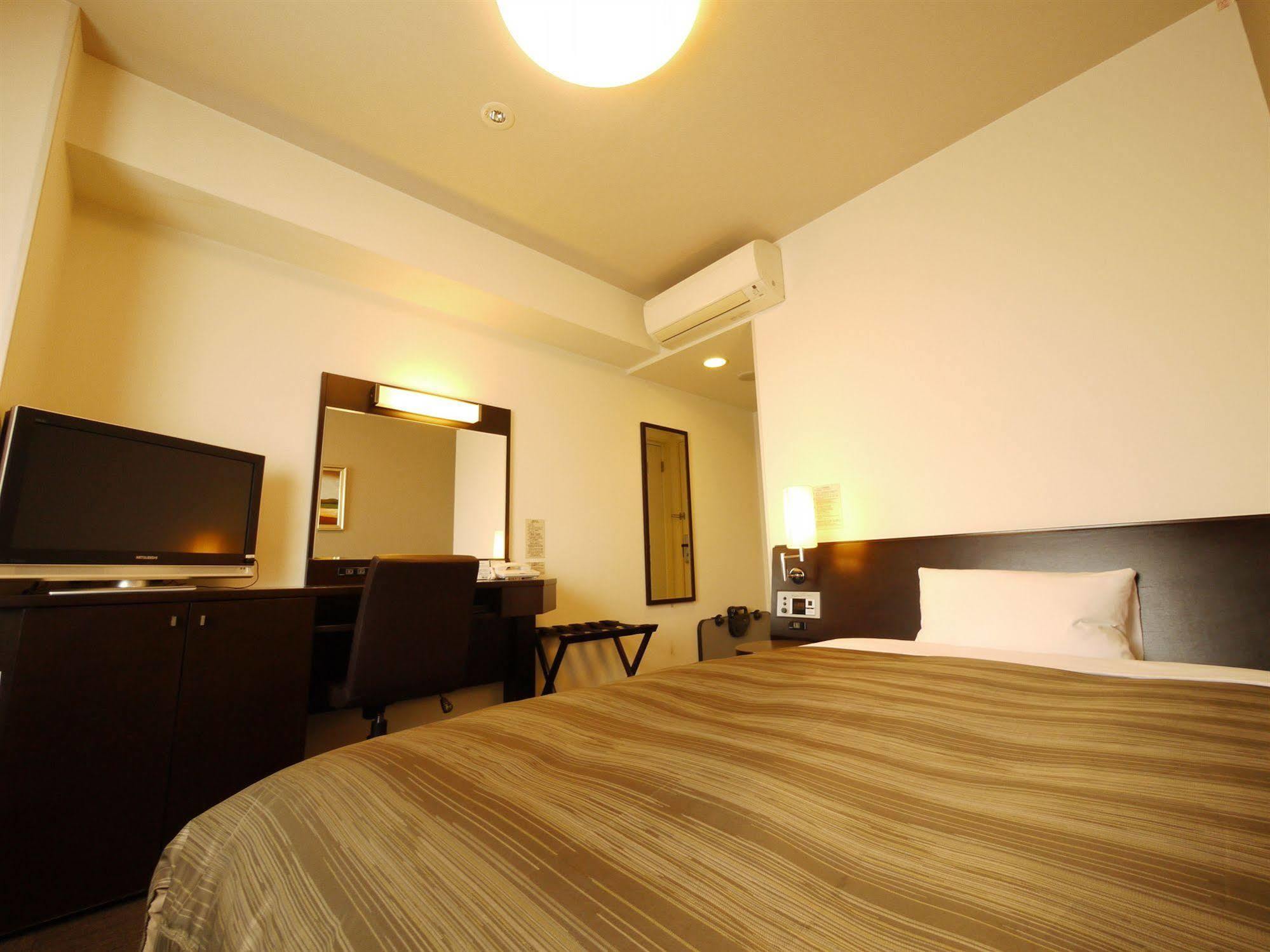 Hotel Route-Inn Shibukawa Bagian luar foto